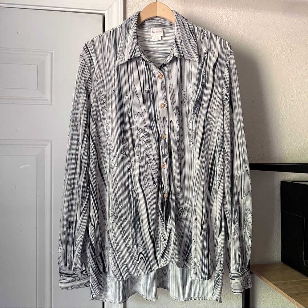 FIND ME NOW black white marble‎ pleated button up long sleeve shirt